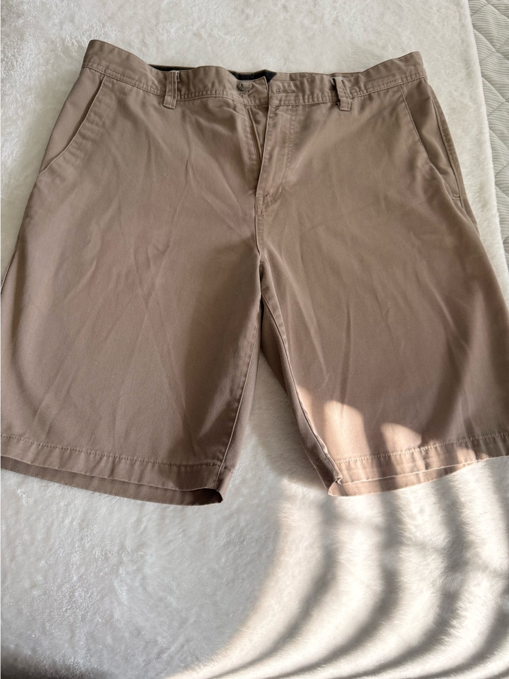 Volcom Men's Tan Straight-Fit Cargo Shorts